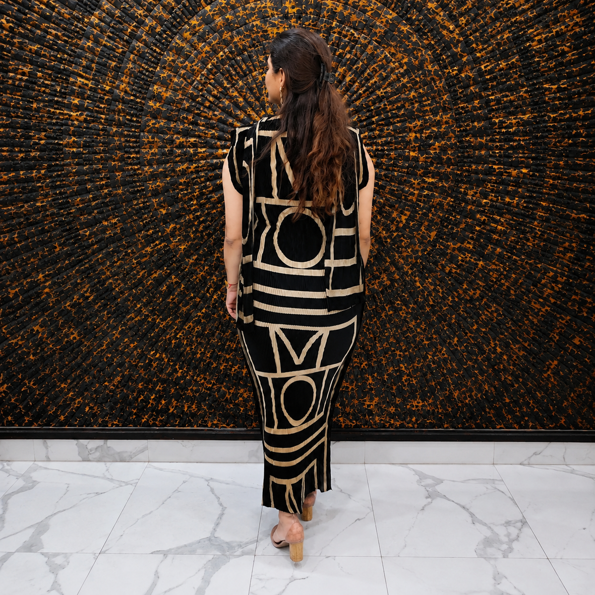 Black & Beige Geometric Pattern Magic Dress With Scarf
