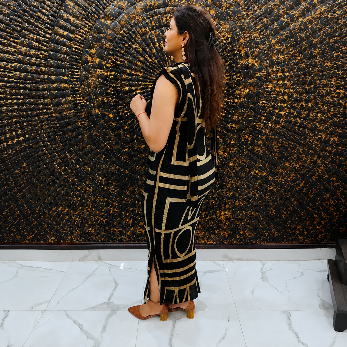 Black & Beige Geometric Pattern Magic Dress With Scarf